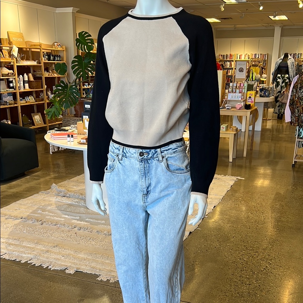 Colorblock Women’s  Sweater with Black Sleeves